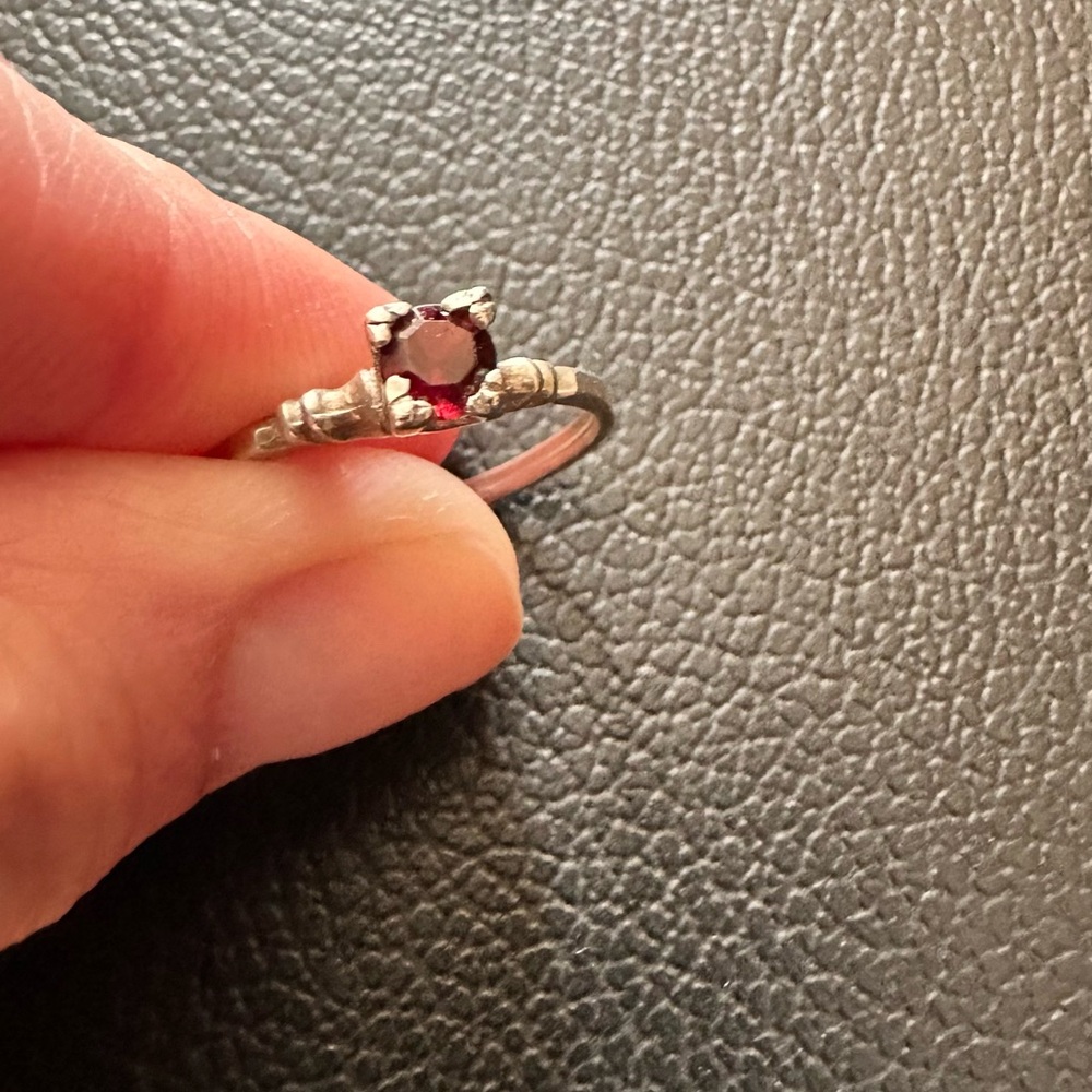 Dainty lightweight silver and red stone ring. - Picture 2 of 8